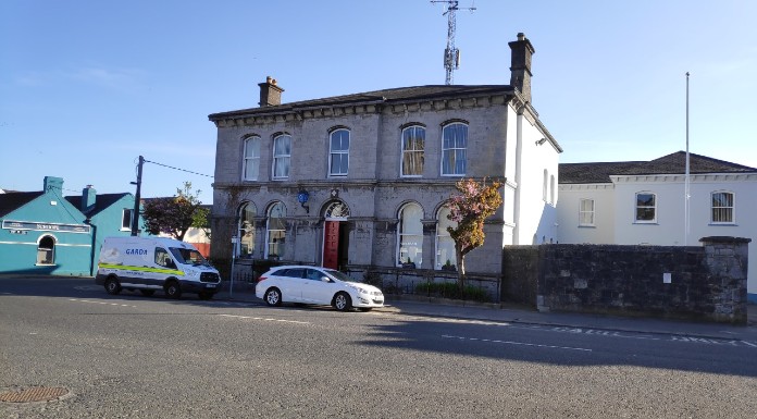 Manhunt launched after aggravated burglary in North Tipp