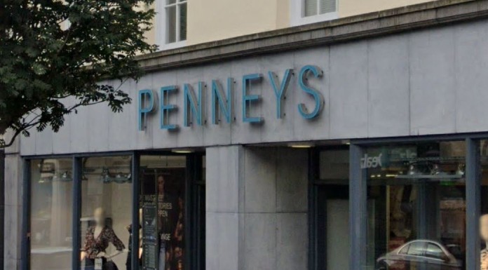 Shoppers begin queuing 5 hours before Penneys due to reopen in Clonmel