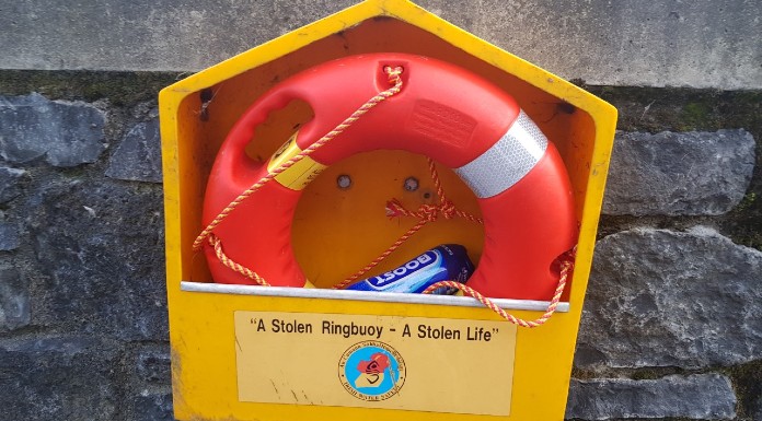 Clonmel Gardaí investigating after two men spotted needlessly throwing lifebuoy into River Suir